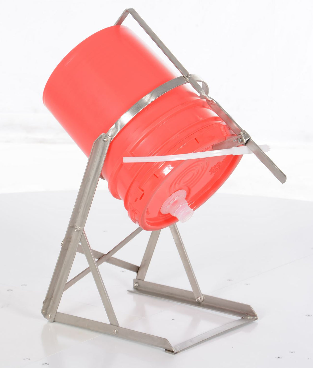 Volcadores de cubos manuales de Vestil Manufacturing Corp– – Ahora disponibles en MTN Shop US.