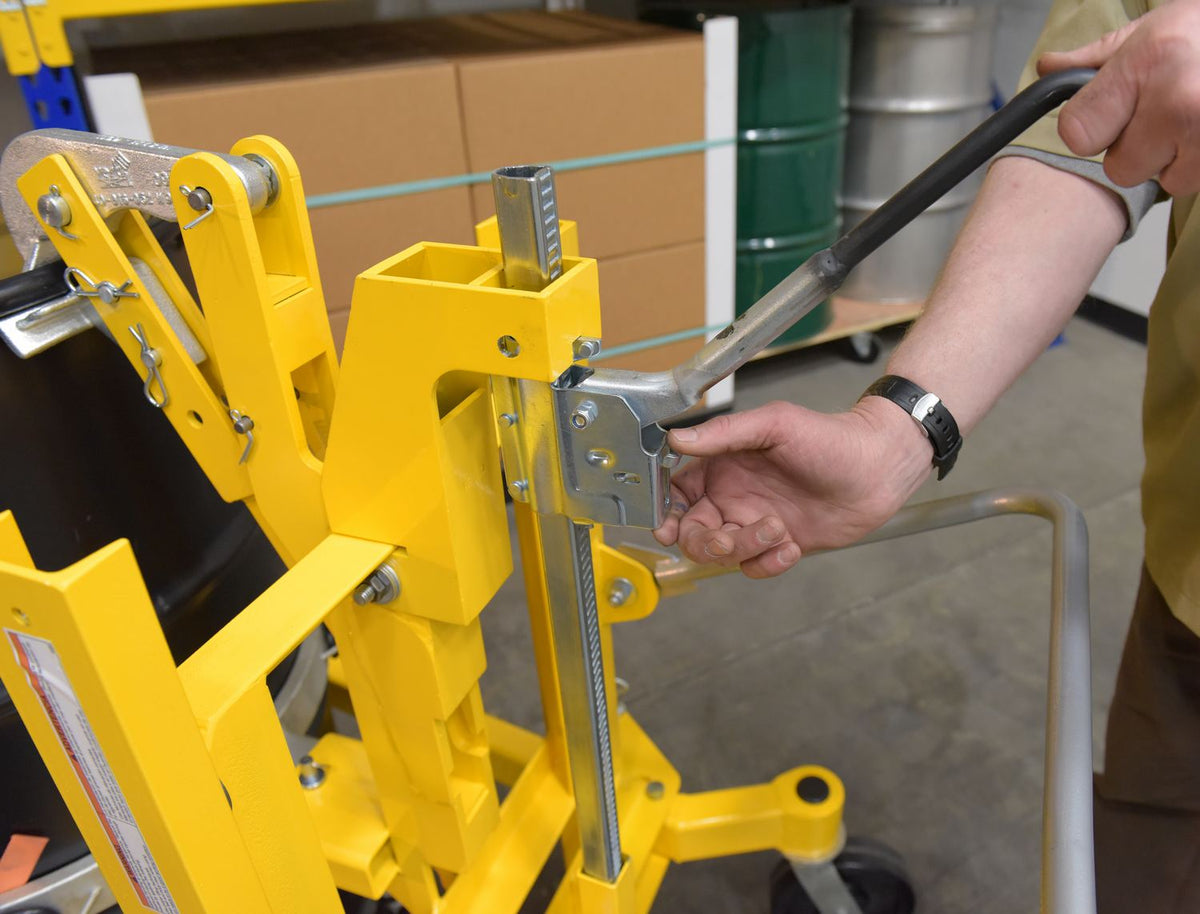 Vestil Manufacturing Corp Economical Drum Transporters– – Now available at MTN Shop US. - imagen 8