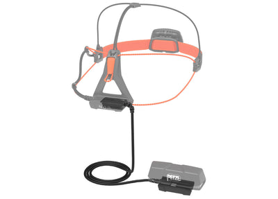 Alargador Petzl R1 para linterna frontal XENA, cable USB-C de 110 cm para colocar la batería en bolsillos o bolsos, reduciendo el peso de la linterna y preservando el rendimiento en bajas temperaturas.