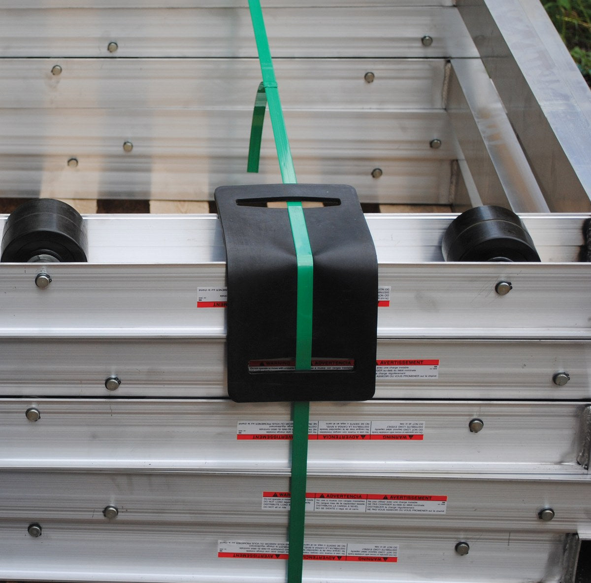 Protectores de bordes de Vestil Manufacturing Corp– – Ahora disponibles en MTN Shop US. - imagen 2