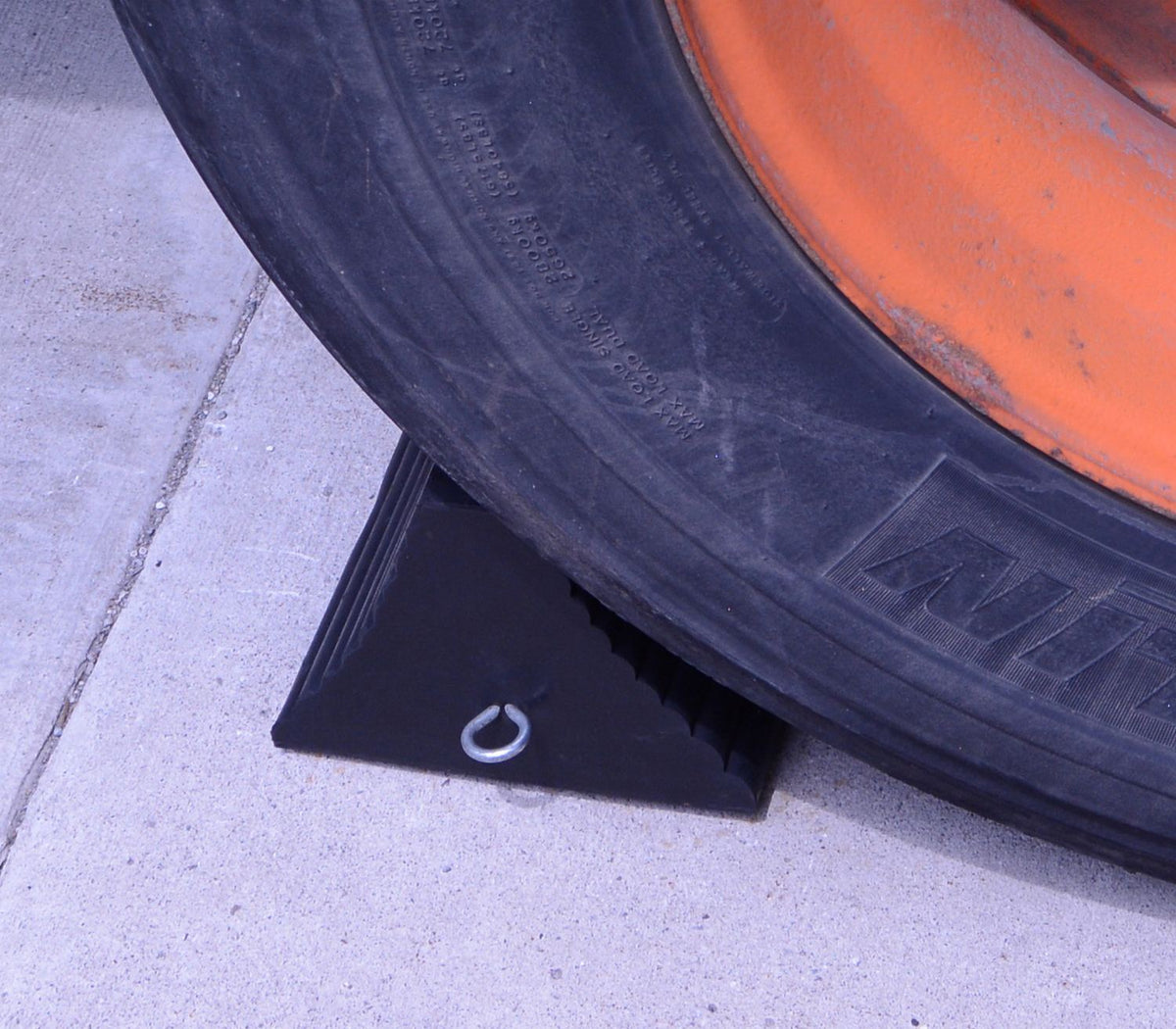 Calzos de goma para ruedas de Vestil Manufacturing Corp– – Ahora disponibles en MTN Shop US.