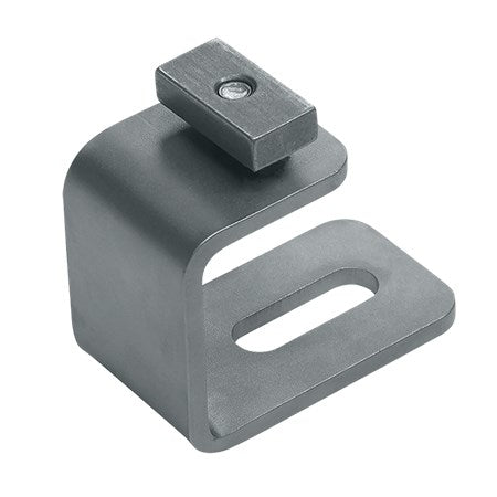 Soporte de riel de acceso de largo alcance Harken R27 - C: Diseñado para la vía/riel INR27.LS, el soporte de riel de acceso de largo alcance Harken R27 - C es la clave para una instalación perfecta. Fabricados en acero inoxidable AISI-304 con un acabado arenado, estos soportes de perfil bajo combinan durabilidad con resistencia a la corrosión, lo que garantiza un montaje seguro en diversas superficies. – Ahora disponible en MTN Shop US.
