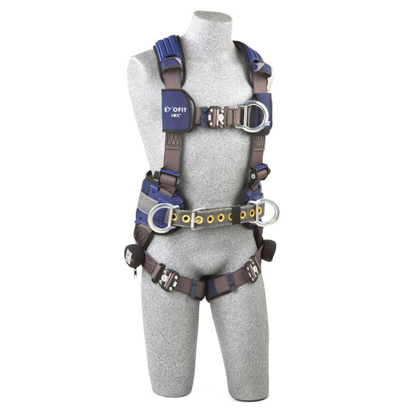 Arnés de escalada/posicionamiento estilo construcción 3M™ DBI-SALA® ExoFit NEX™: vista frontal con correas de conexión rápida para el pecho y las piernas, anillo en D frontal de aluminio y cinturón corporal/almohadilla para la cadera con anillos en D laterales