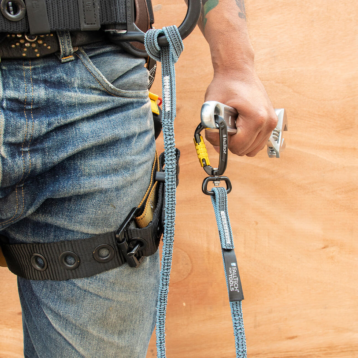 Correa para herramientas con bucle de estrangulamiento y mosquetón giratorio de aluminio