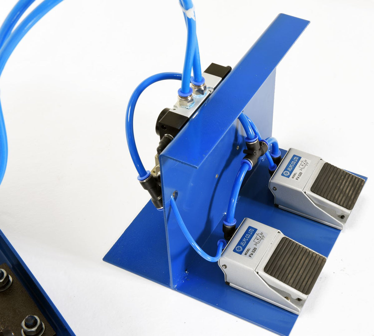 Mesa elevadora de tijera neumática de Vestil Manufacturing Corp– – Ahora disponible en MTN Shop US.