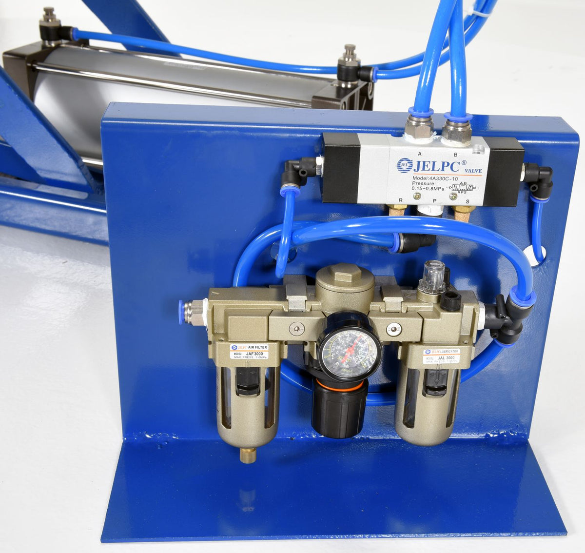 Mesa elevadora de tijera neumática de Vestil Manufacturing Corp– – Ahora disponible en MTN Shop US.