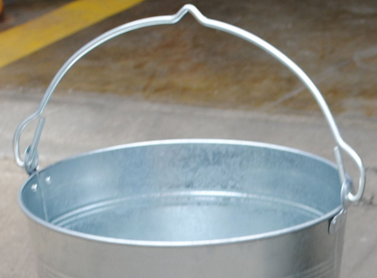 Baldes galvanizados, de acero inoxidable y de bronce de Vestil Manufacturing Corp– – Ahora disponibles en MTN Shop US.