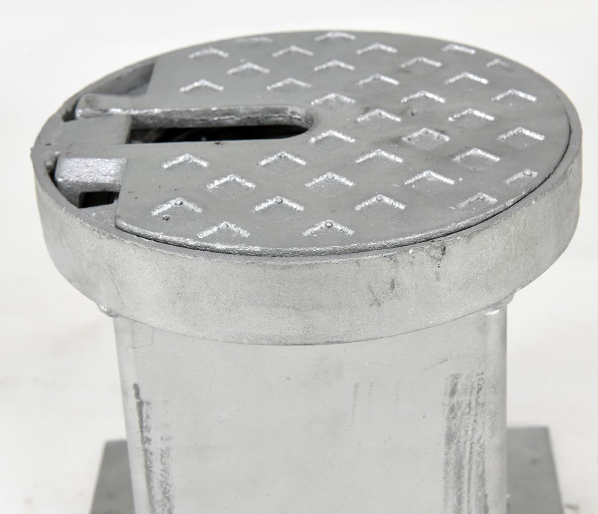 Bolardos de acero ornamentales removibles de Vestil Manufacturing Corp– – Ahora disponibles en MTN Shop US.