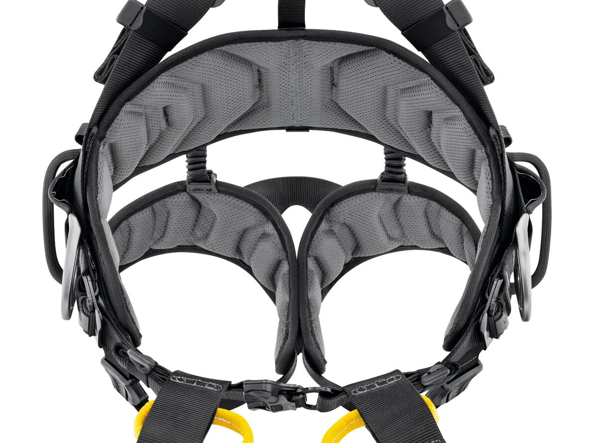 Petzl VOLT harness leg loop padding and buckles view - imagen 5