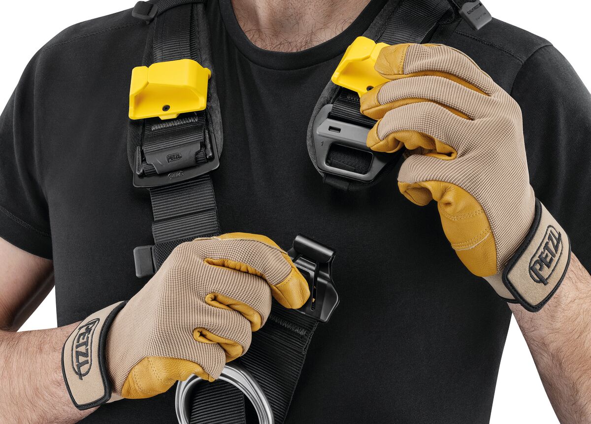 Petzl ASTRO® International Version (Professional & Tactical) – The Petzl Astro® Bod Fast Full Body Harness is designed for greater efficiency and comfort during rope ascents. Includes gated ventral attachment point for optimal integration of equipment. Available in multiple sizes. Shop now. – Now available at MTN Shop US.