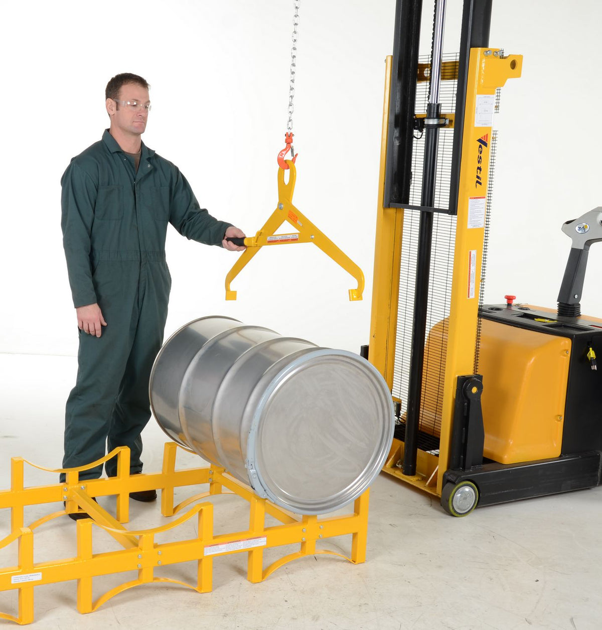 Vestil Manufacturing Corp Horizontal Semi-Automatic Drum Tong– – Now available at MTN Shop US. - imagen 5