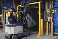 Vestil Manufacturing Corp Economical Overhead Door Warning Barriers– – Now available at MTN Shop US. - imagen 4