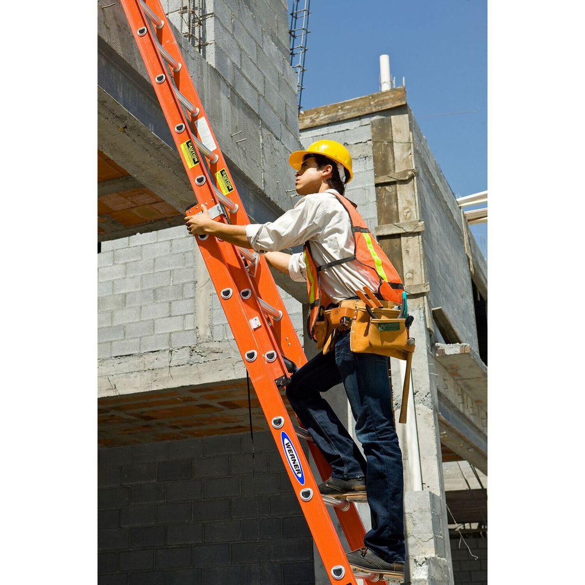 Escaleras extensibles de fibra de vidrio de Vestil Manufacturing Corp con peldaños de aluminio: ahora disponibles en MTN Shop US.