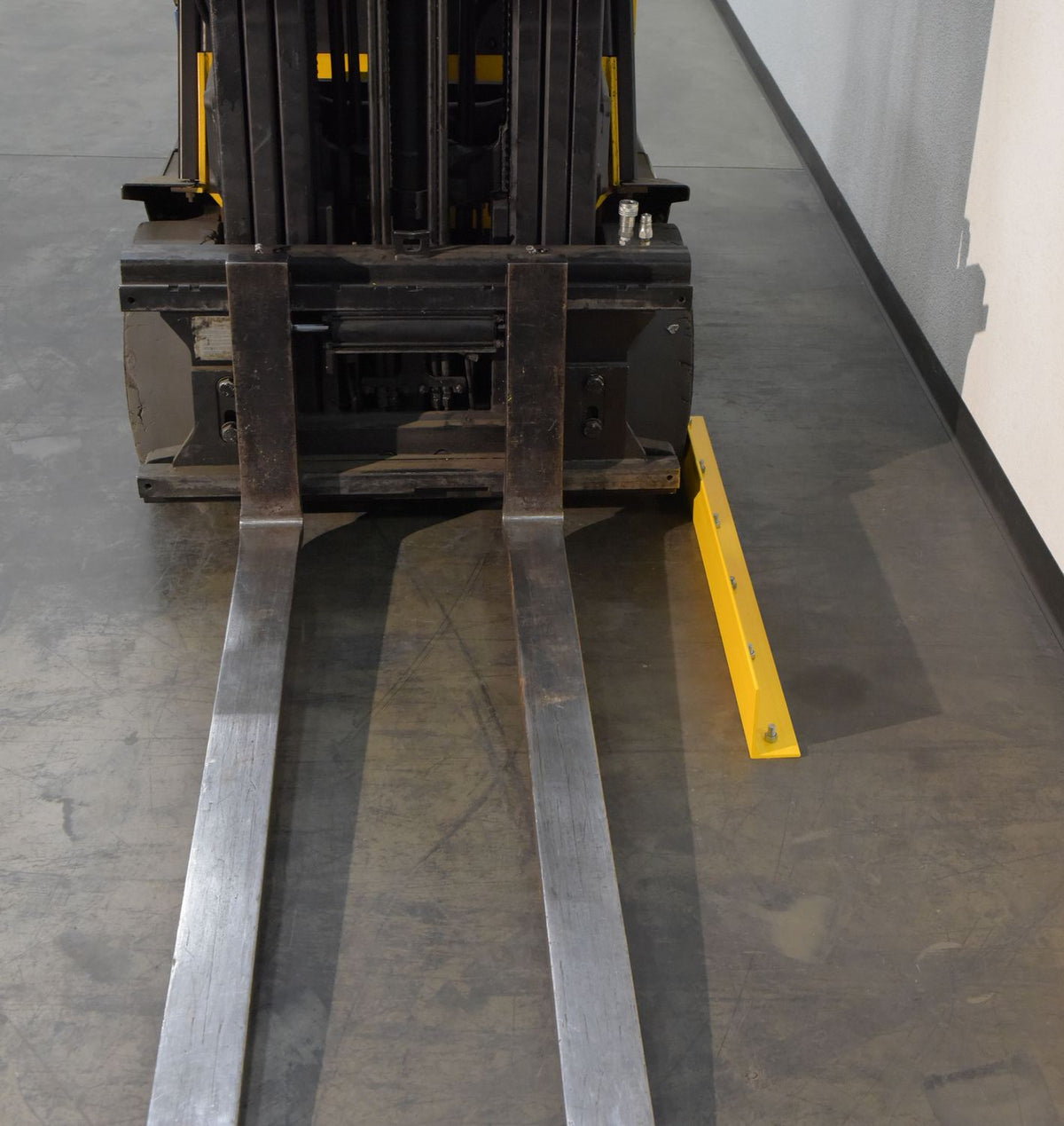 Vestil Manufacturing Corp Inline Safety Guard Floor Curb– – Now available at MTN Shop US.