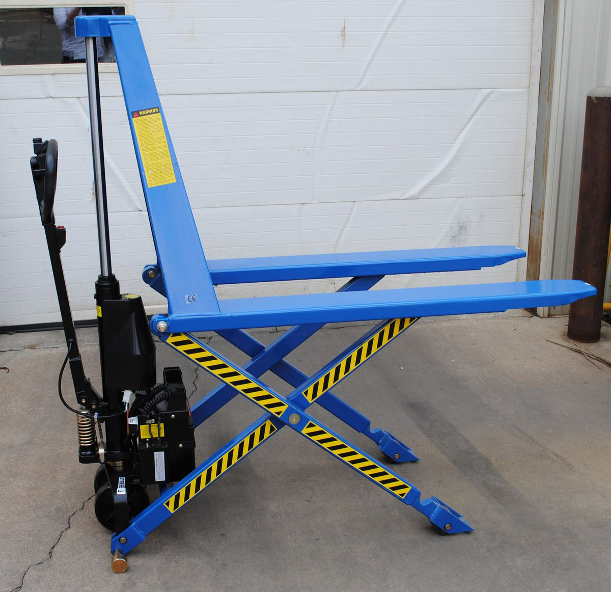 Elevador de bolsas de doble potencia de Vestil Manufacturing Corp– – Ahora disponible en MTN Shop US. - imagen 3