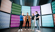Konligo Luno Wall: ¿busca una estructura para eventos liviana? Konligo Luno Wall ofrece tres formas adaptables, perfectas para exposiciones, conferencias y exhibiciones inmersivas. Transforma tu espacio para eventos sin esfuerzo, ¡ahora disponible en MTN Shop! – Ahora disponible en MTN Shop US.