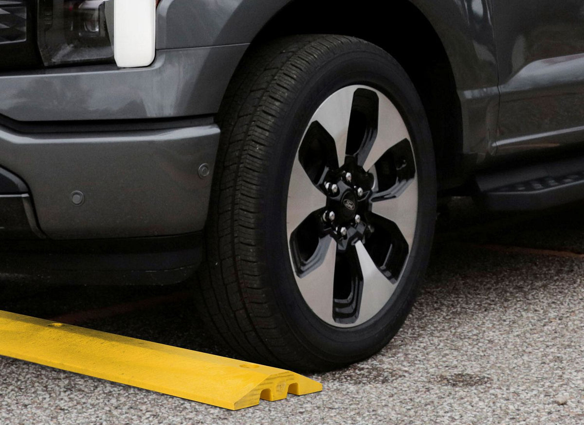 Vestil Manufacturing Corp Speed Bumps– – Now available at MTN Shop US. - imagen 7
