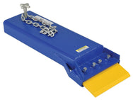 Vestil Manufacturing Corp Fork Truck Floor Scraper– – Now available at MTN Shop US. - imagen 4