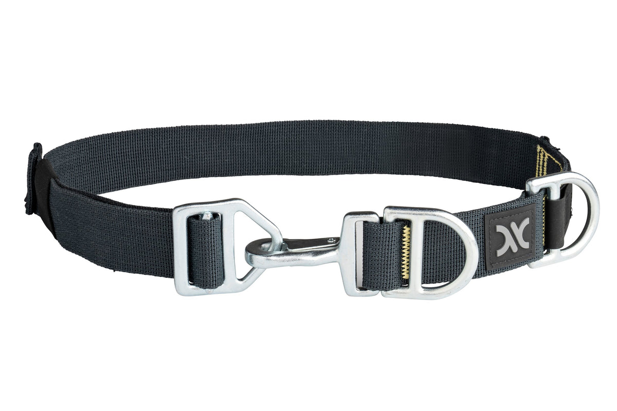CMC Fulcrum Escape Belt, firefighter escape belt with integrated bail-out system, shown in use - imagen 7