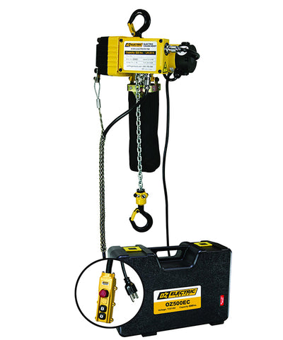 Polipasto eléctrico de cadena OZ Lifting: el polipasto eléctrico de cadena de OZ lifting está diseñado para atender de forma segura y sin esfuerzo sus necesidades de levantamiento pesado. El polipasto se protege de daños por sobrecarga gracias a su sistema de protección contra sobrecargas. El freno de carga funciona con un embrague de fricción de alto rendimiento para intervenir cuando se carga demasiado peso y evitar daños. – Ahora disponible en MTN Shop US.
