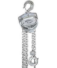 Polipasto de cadena de acero inoxidable OZ Lifting: el polipasto de cadena de acero inoxidable Oz Lifting cuenta con una mano y una cadena de carga de acero inoxidable para un acabado duradero y no aceitoso. Este polipasto de cadena de techo es perfecto para minimizar el esfuerzo al mover cargas pesadas. El polipasto de cadena está disponible con capacidades de elevación de 0,5 toneladas, 1 tonelada y 2 toneladas; ahora disponible en MTN Shop US.