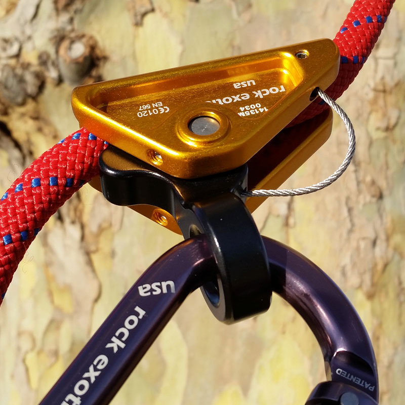 Rock Exotica rockGrab 90° Jaw: el rockGrab 90° es un diseño avanzado con respecto al tradicional sujetador/ajustador de cuerda. Con un punto de conexión de 90°. – Ahora disponible en MTN Shop US.