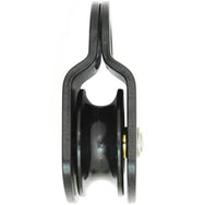 Kong Pulley Swing– Polea compacta con placas laterales móviles y casquillos. Para cuerdas de hasta ⌀11mm. Disponible en 4 versiones. Eficiencia: 87%. Resistencia a la rotura: 30 kN. – Ahora disponible en MTN Shop US.